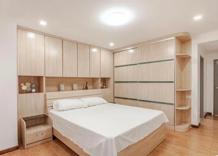 Cozy Near Naia Airport With Balcony Apartamento *